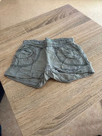 Short kaki
