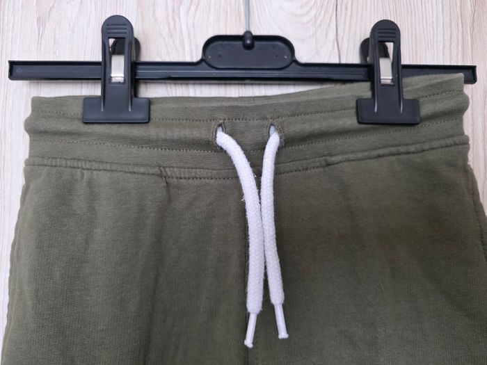SHORT GARÇON 👦 KAKI TRÈS PEU PORTER 5ANS MARQUE U ESSENTIEL - photo numéro 4