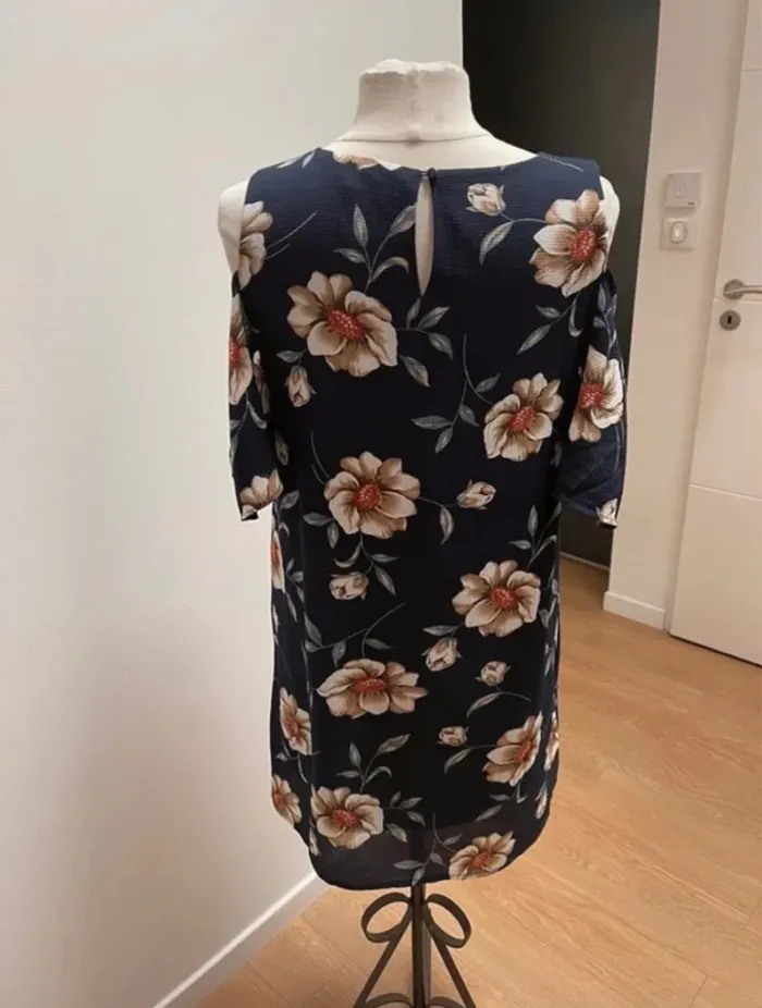 Superbe Robe fleurie fluide 🌸 M 38 - photo numéro 6