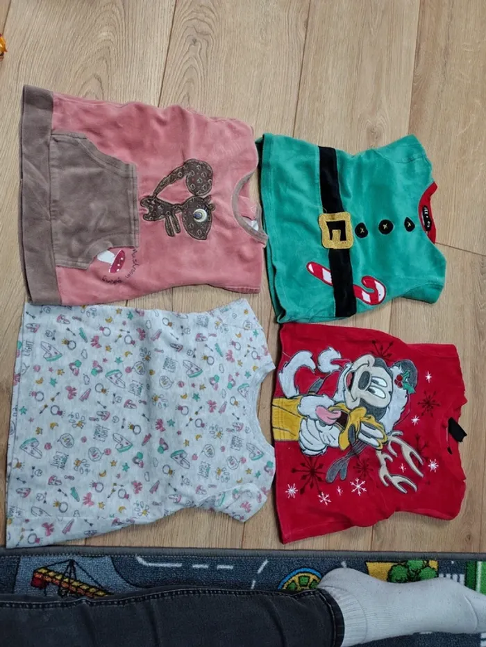 Lot divers 4 pyjamas 2 ans pantalon haut manche longue noel Disney Winnie Jurassic - photo numéro 2