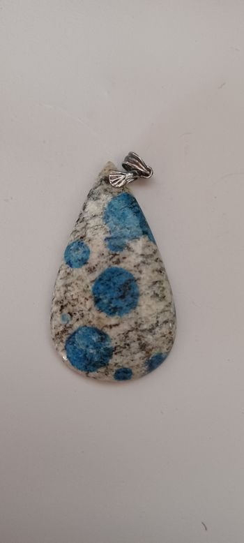 Pendentifs pierres semi précieuses