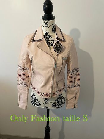 Veste blouson rose clair similicuir motif broderie noir et rose foncé neuf Only Fashion taille S