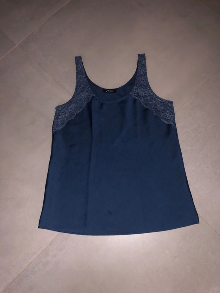 Joli débardeur satiné bleu marine etam