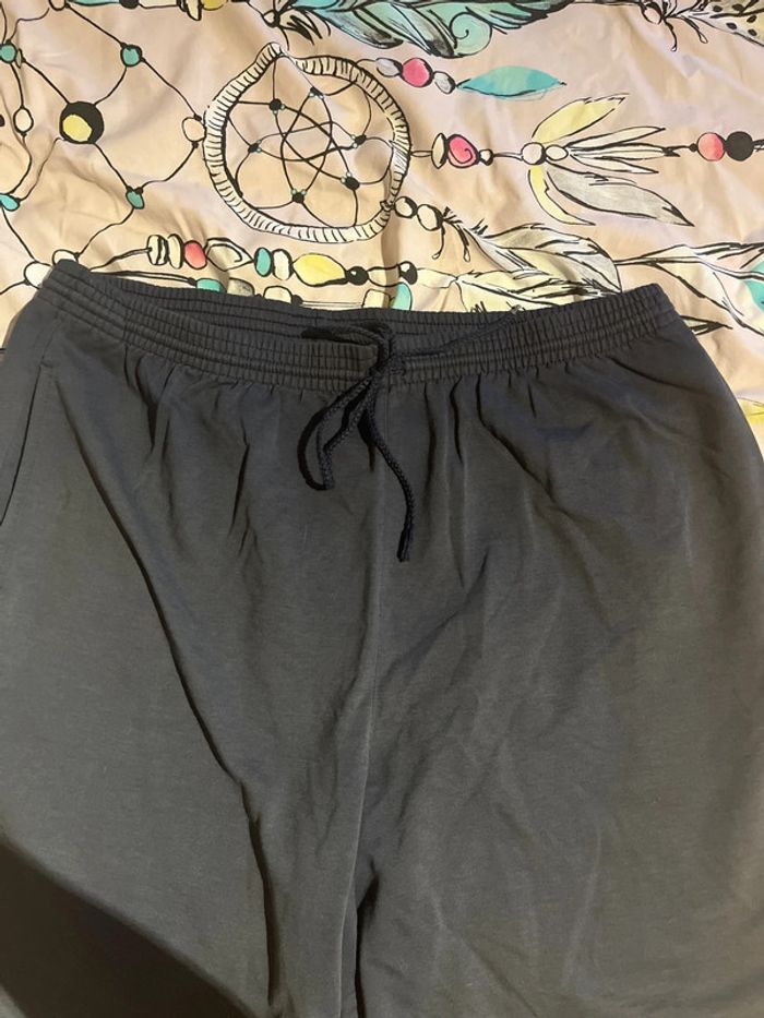 Short gris - photo numéro 2