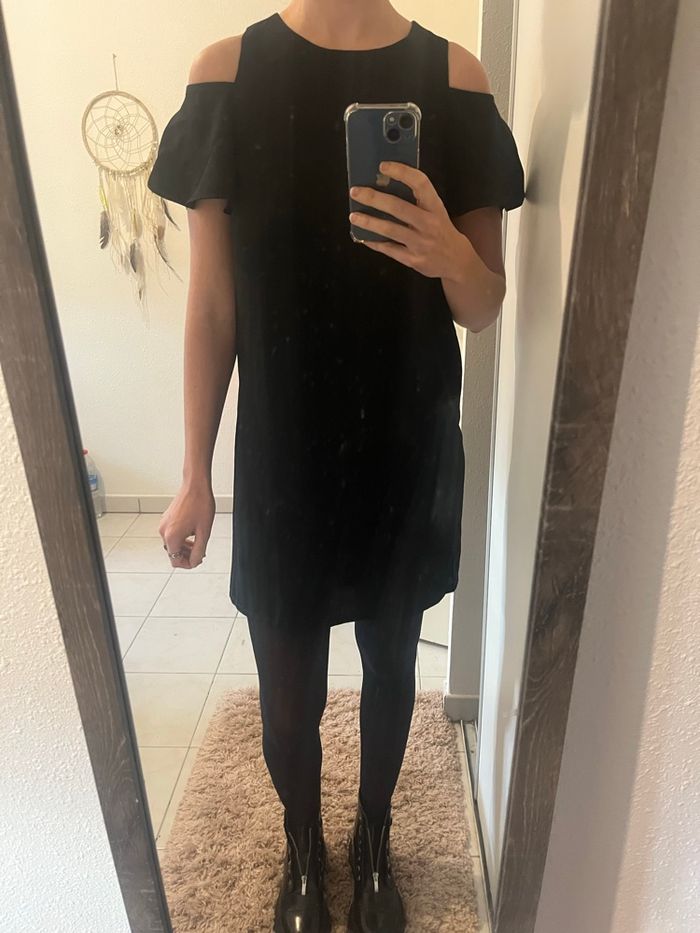 Robe noir - photo numéro 3