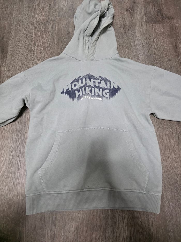 Sweat a capuche Mango vert 164 cm " Mountain hiking" TB état