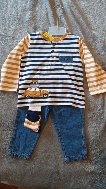 ensemble haut + pantalon + chaussettes