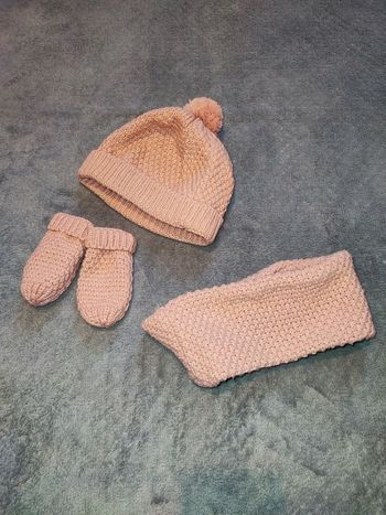 Ensemble bonnet , moufle, snood 6/12 mois (47 cm)