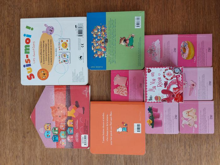 Lot de 4 livres et 1 mini boite de 6 livres - photo numéro 2