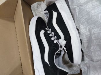 Vans Hylane Noire jamais portées taille 38
