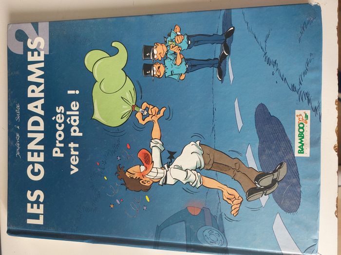 livre les gendarmes procès vert pale