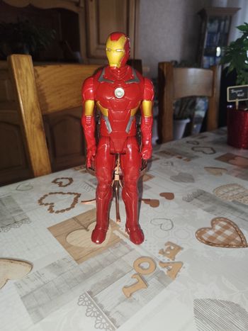 Figurine Ironman