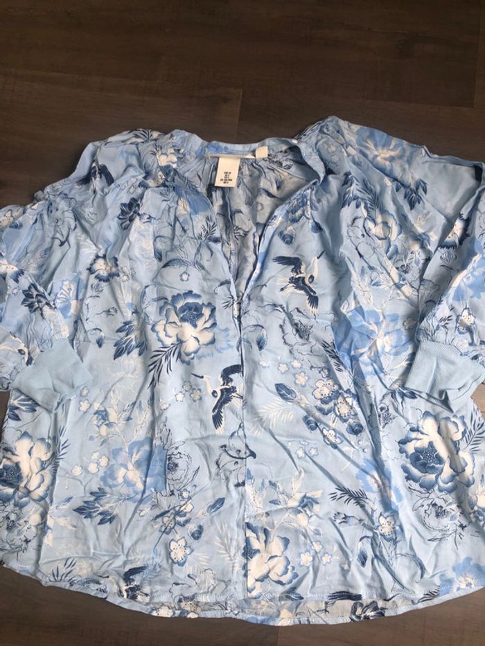 Très jolie blouse H&M taille 34 ample imprimée japonisant