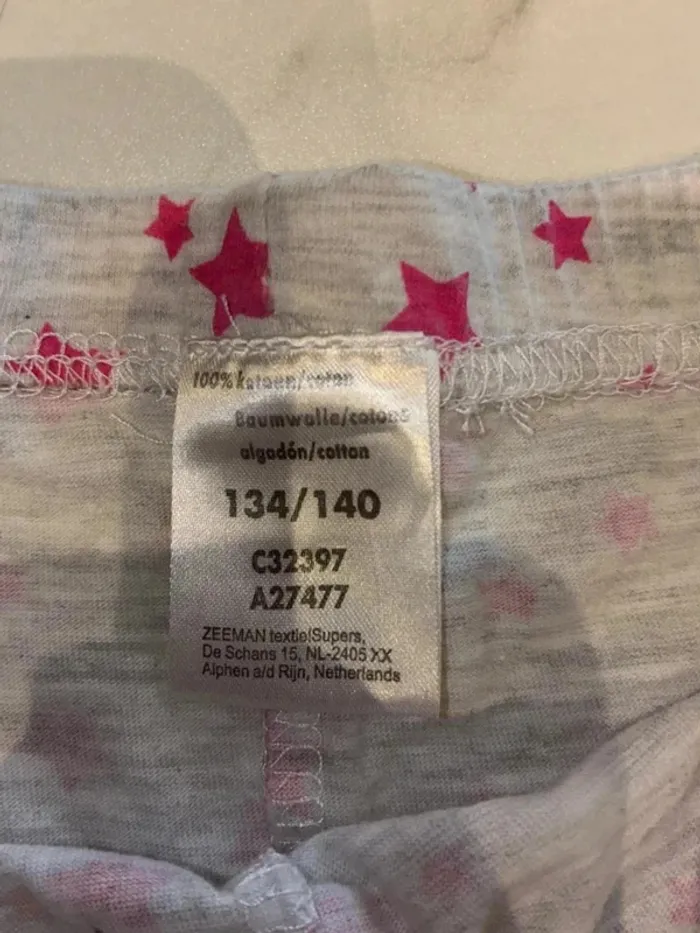 Short gris à étoiles fuchsia Zeeman – Taille 134 cm - photo numéro 2