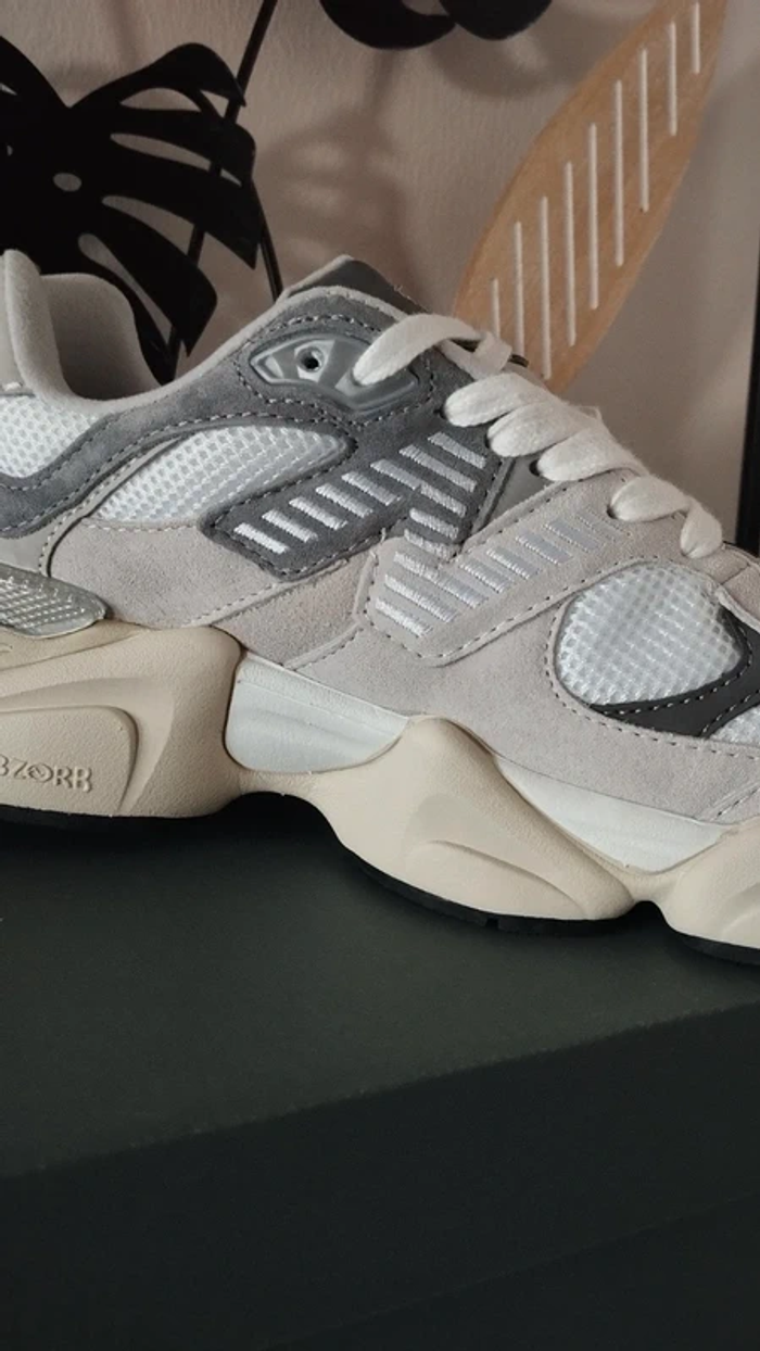 New Balance 9060 Gris 43 - photo numéro 8