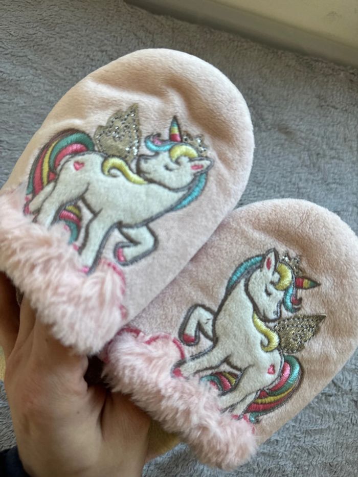 Chaussons licorne 31/32 TBE - photo numéro 2