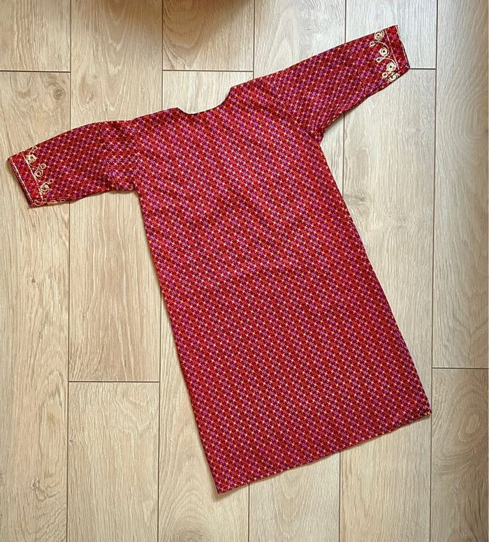 Robe traditionnelle brodée 4-6 ans neuve - photo numéro 4