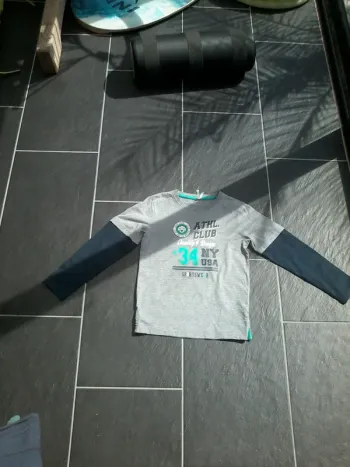 Joli tee-shirt américain manches longues garçon 8 ans