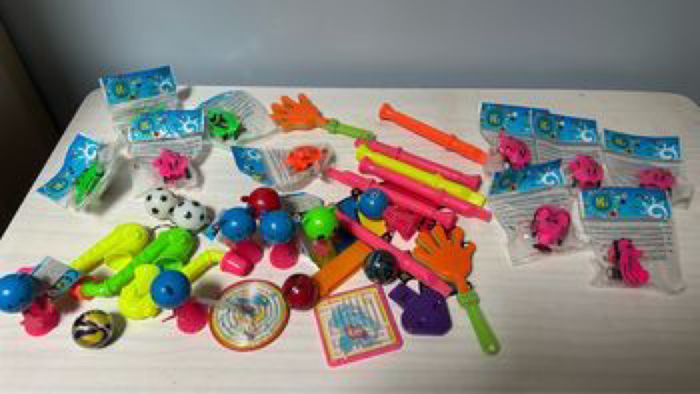 Lot gadgets anniversaires