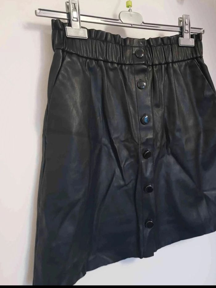 Jupe  simili  Promod taille  40 42 - photo numéro 2