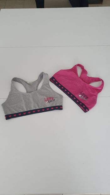2 brassières en 10/12 ans