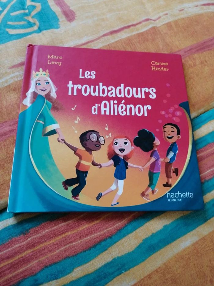 Livre mac do. Les troubadours d Aliénor
