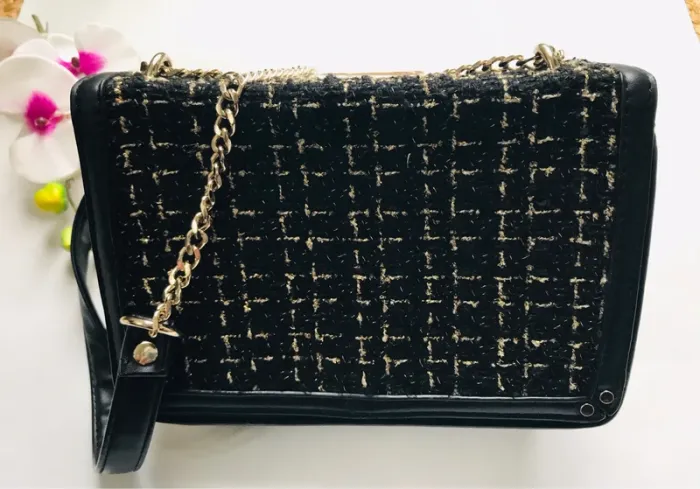Sac noir et doré esprit marque de luxe - photo numéro 2
