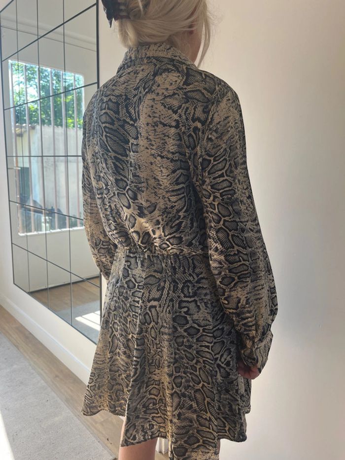 Robe motif serpent marque Zara - photo numéro 2