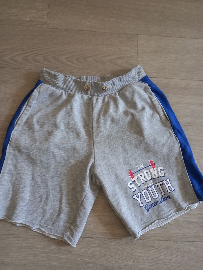 Short gris - photo numéro 2