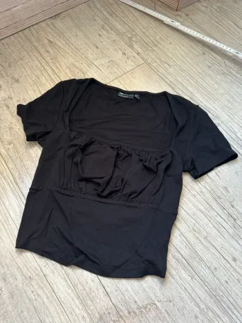 top noir à encolure carré et buste froncé / ballon asos