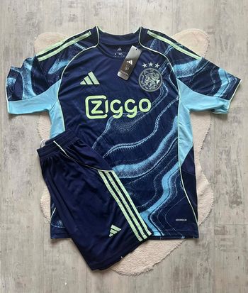 Ensemble Foot Ajax