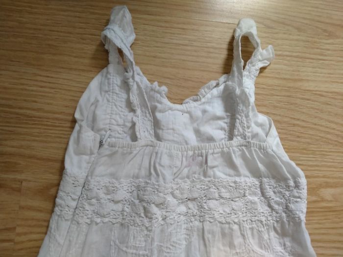 Robe blanche bretelles fines. Filles . Tom kids.
Taille 4 ans - photo numéro 7