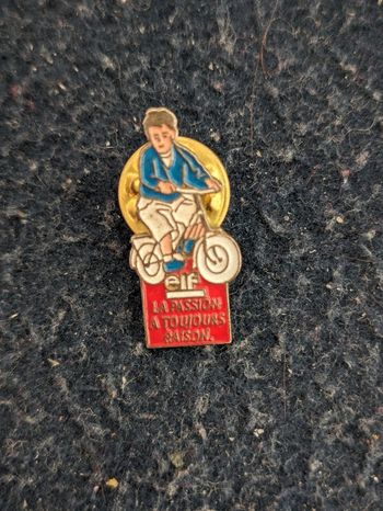 Pins ELF la passion a toujours raison