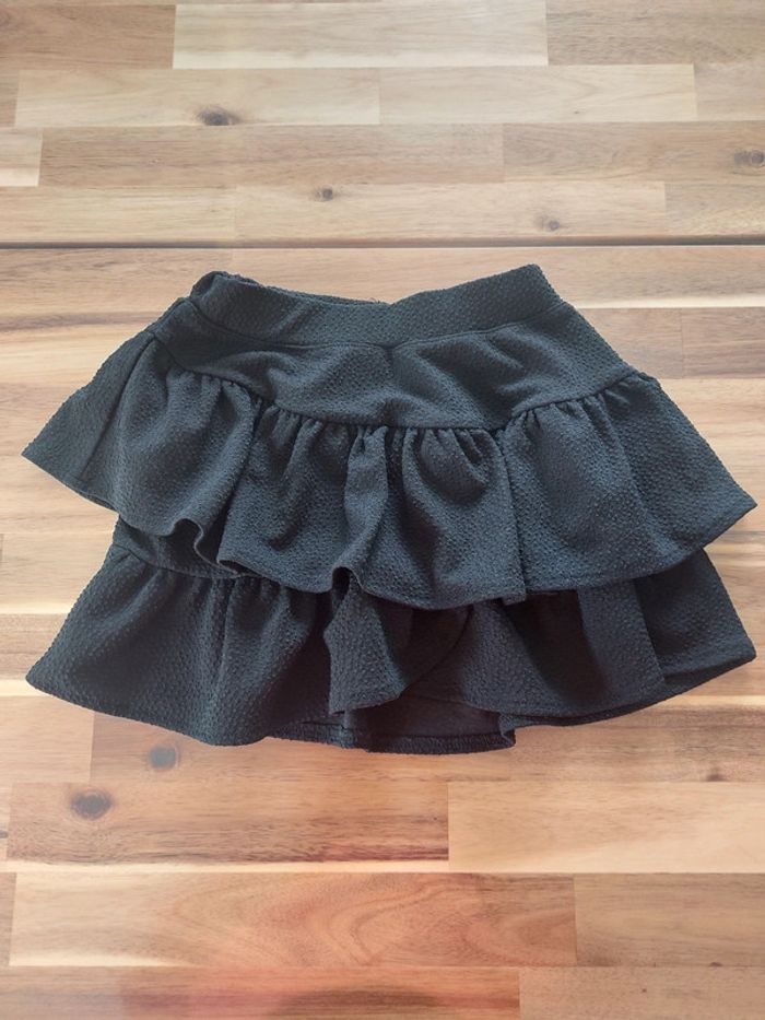 Jupe noire à volants - photo numéro 2
