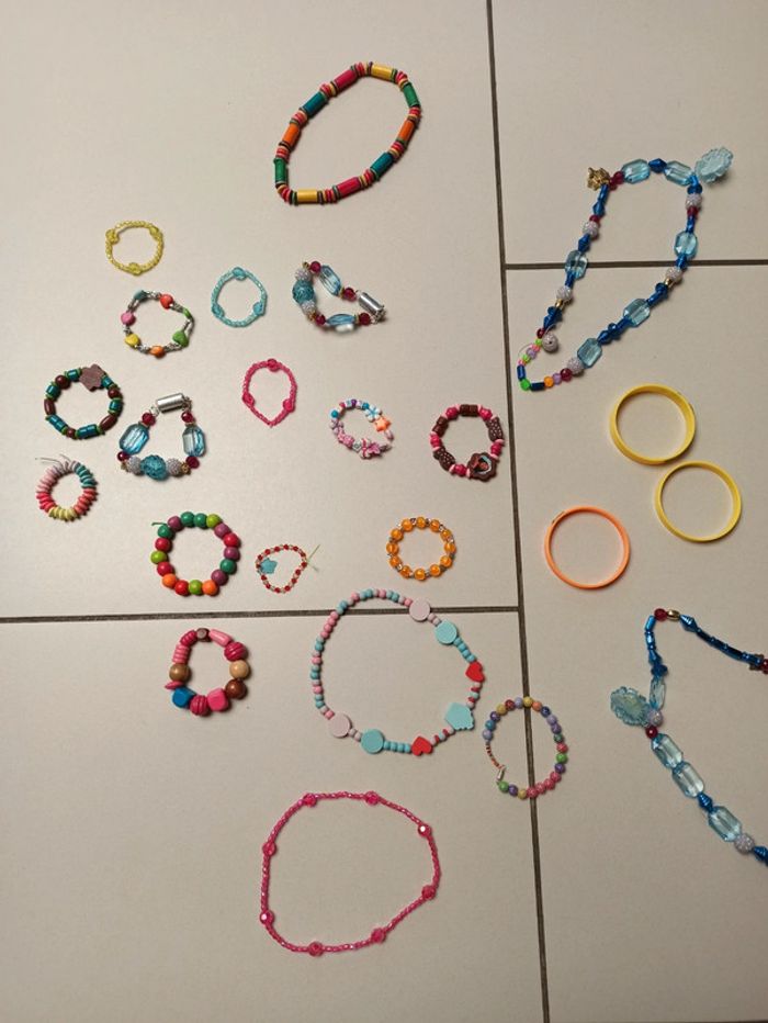 Lot bracelet et collier