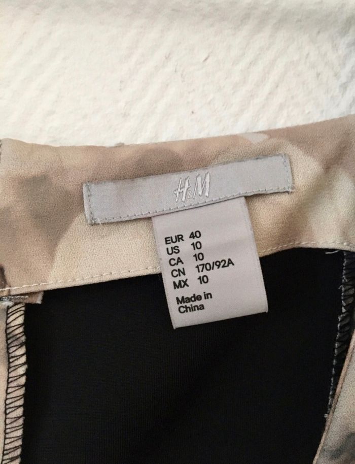 Robe cintrée fleurie 🌿 - photo numéro 3