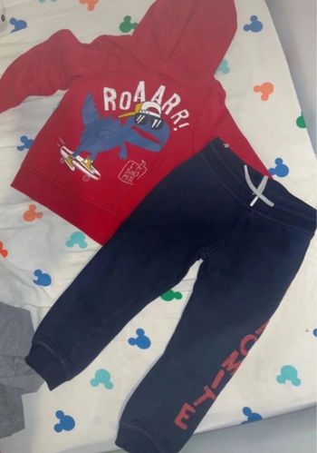 Ensemble survêtement garçon excellent état 4 ans