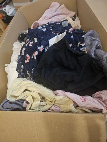 mot vêtements du 2 et 3 ans