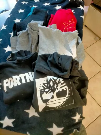 Lot de pulls 12 ans mixte