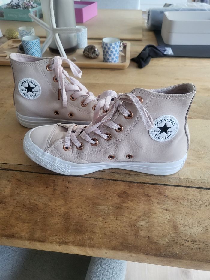 Converse roses en cuir - photo numéro 2