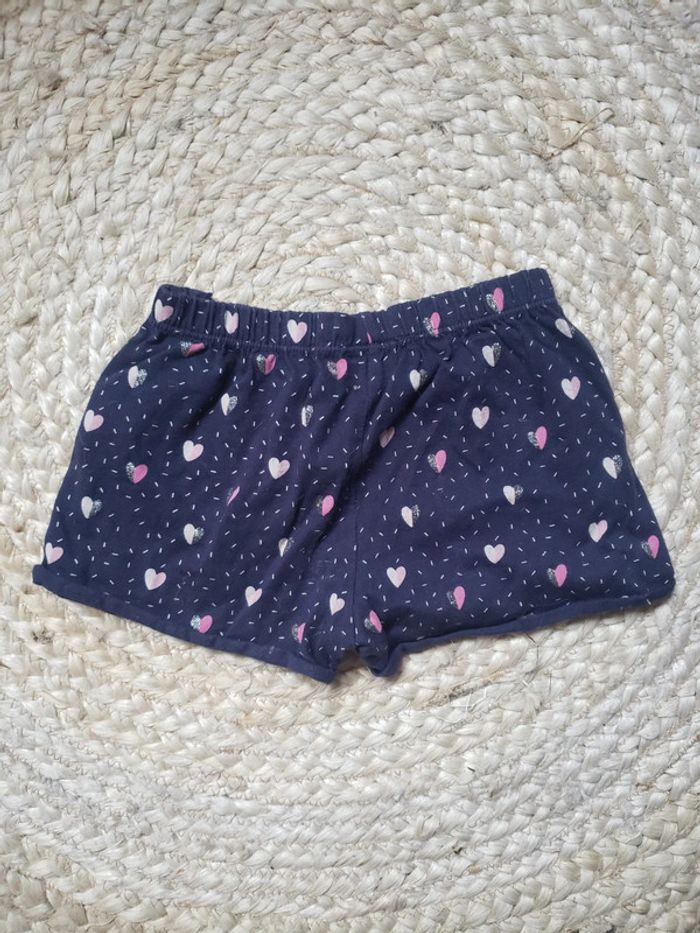 Short fille