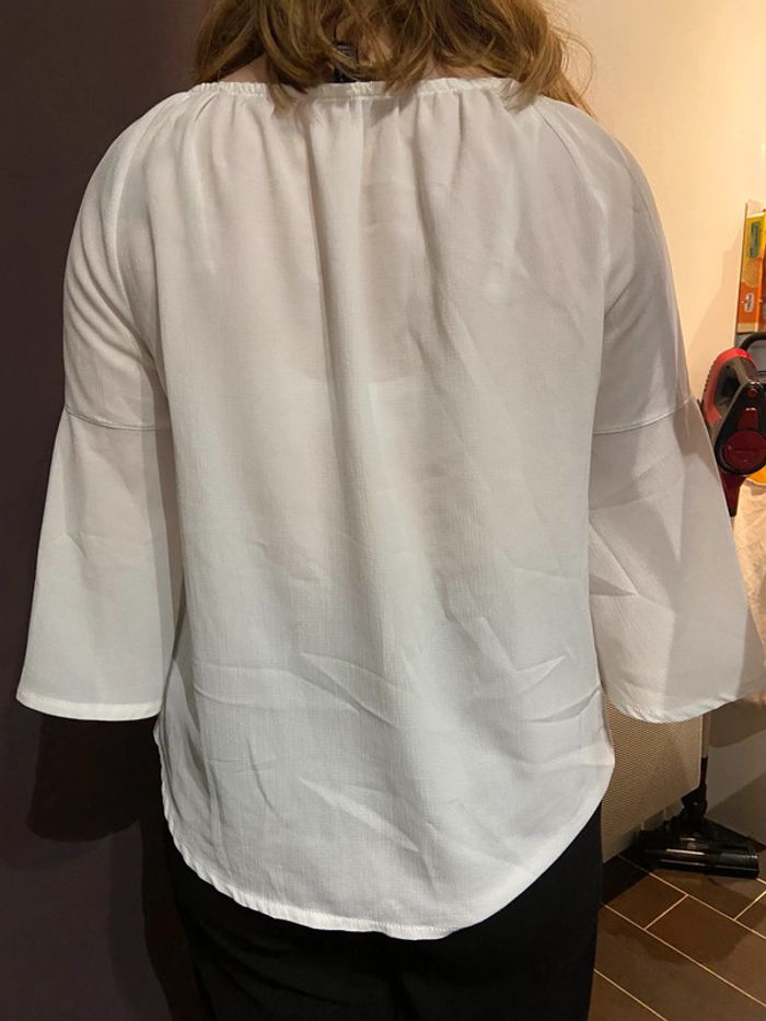 Blouse blanche - photo numéro 2