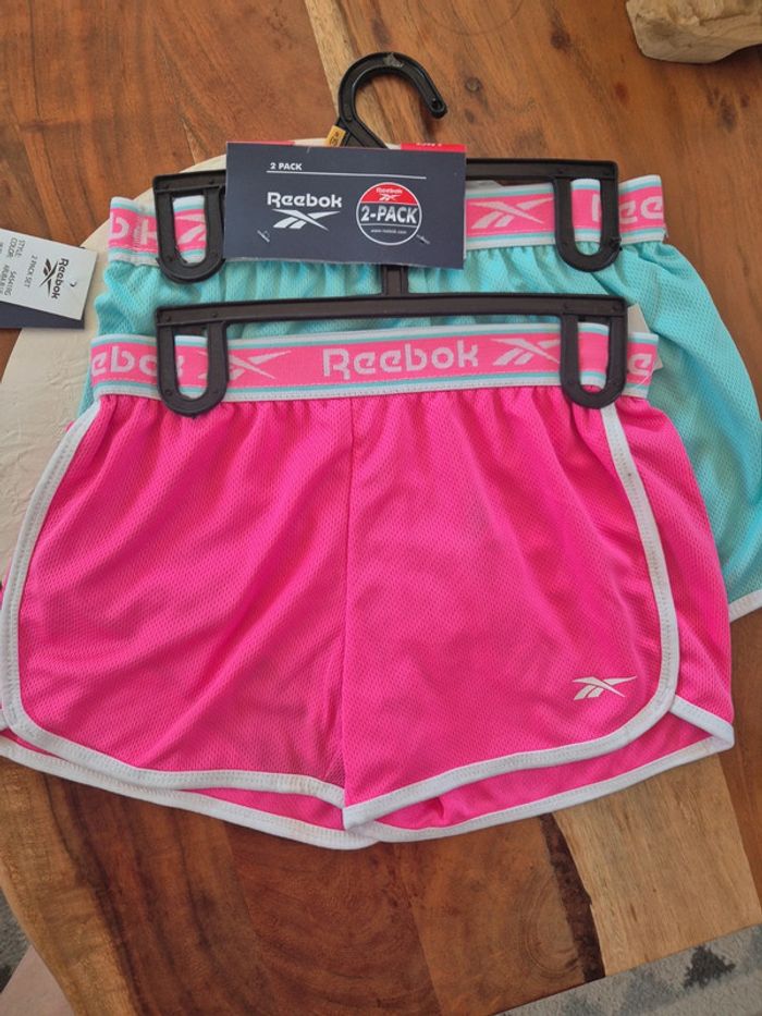 Lot de 2 shorts de sport fille Reebok 9/10 ans neuf