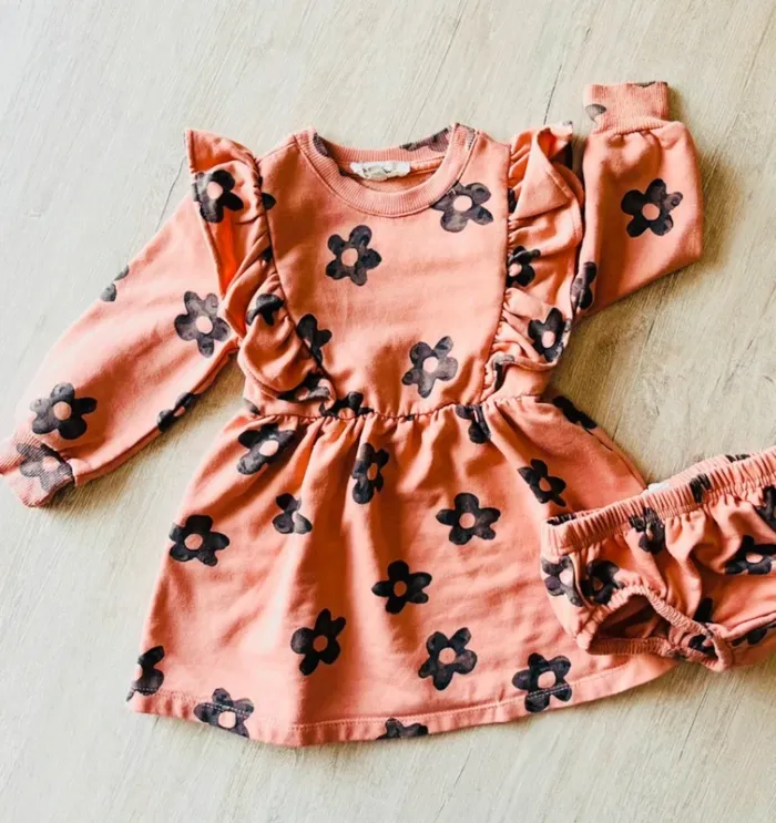 Robe et cache couche bébé fille Jessica sinpson