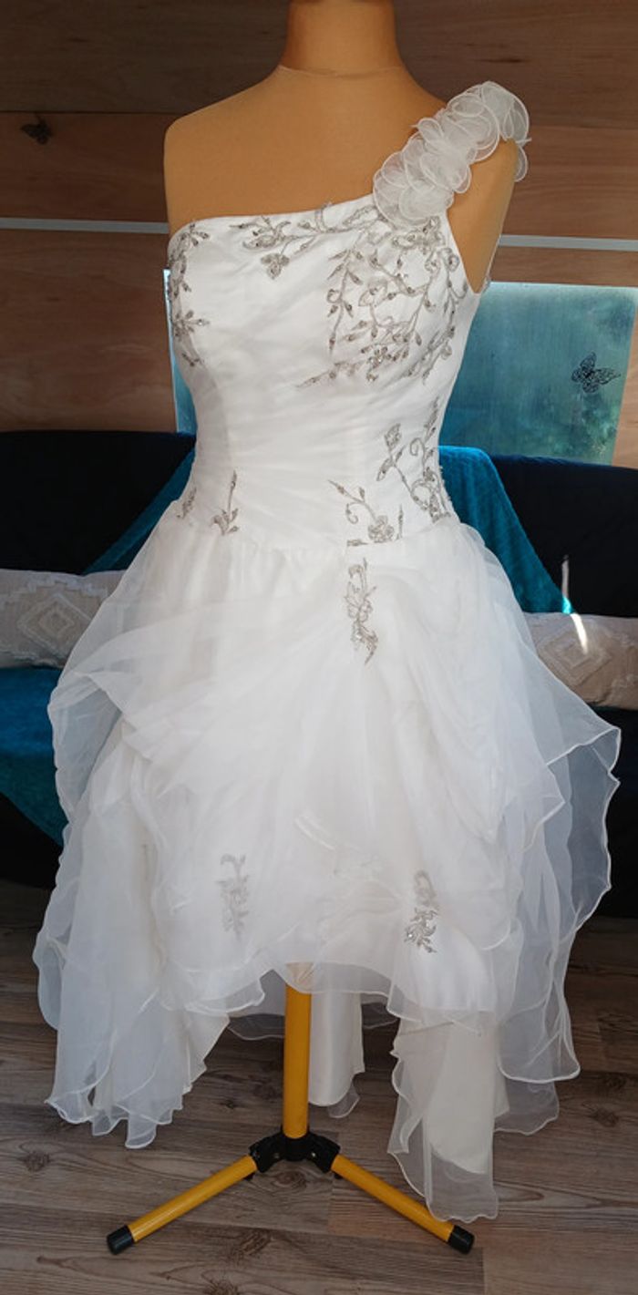 robe de mariée unique taille 38/40 - photo numéro 3