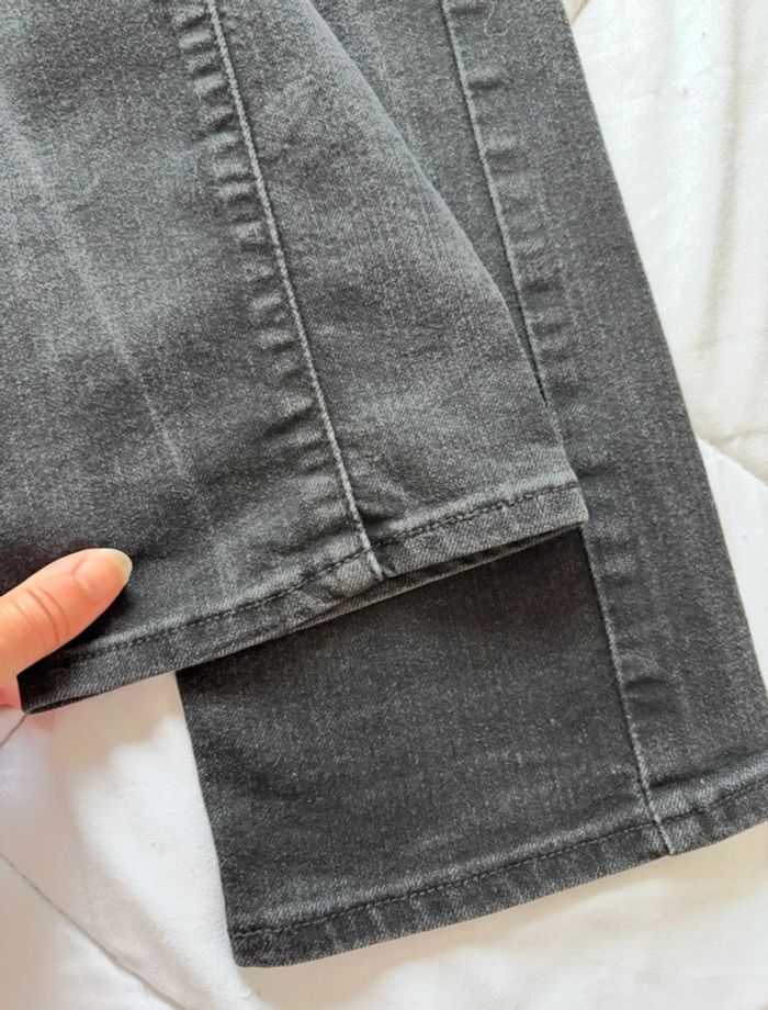 Jean Levi’s slight curve mid rise taille basse gris anthracite noir droit straight taille M/38 - photo numéro 3