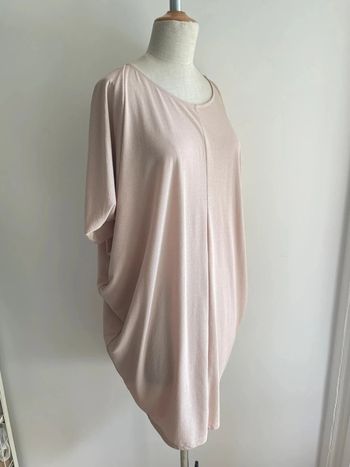 Robe rose pâle COS manches chauve-souris