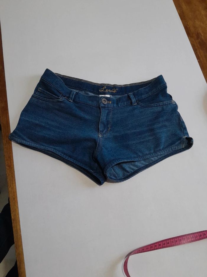 Petit short moulant levis - photo numéro 2