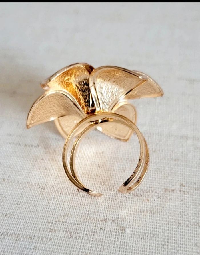 Bague fleur émaillée ajustable - photo numéro 2