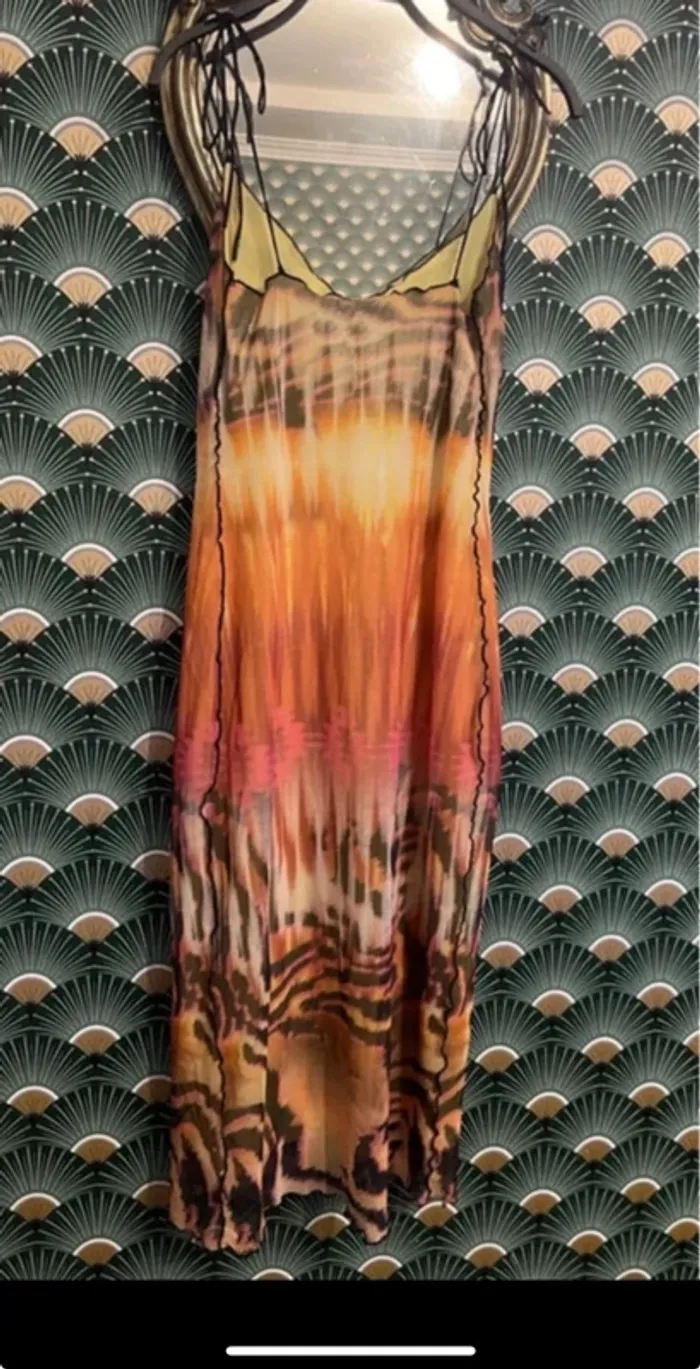 Belle robe résille tulle taille L - photo numéro 5